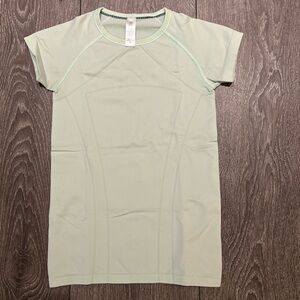 Ivivva Fly Tech Short Sleeves - Size 10